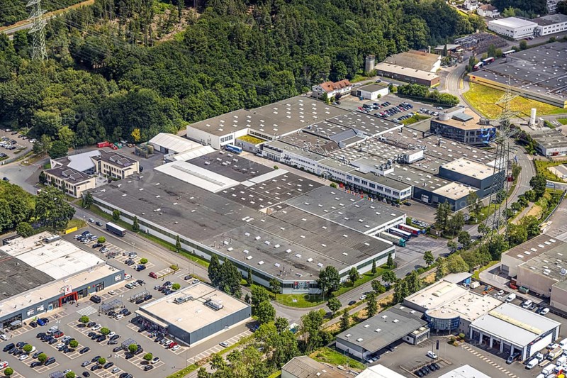 Aerial view, Westring industrial estate, Meta Regalbau and Interprint, Bruchhausen, Arnsberg, Sauerland, North Rhine-Westphalia, Germany, industrial estate, Westring, Meta Regalbau, Interprint, industry, building, factory, company, company building, infrastructure, development, business, land area, business location, architectural photography, city, landscape, regional, company location, aerial view, overview, buildings, production, warehouses, road network, economy, business, companies, industrial estate