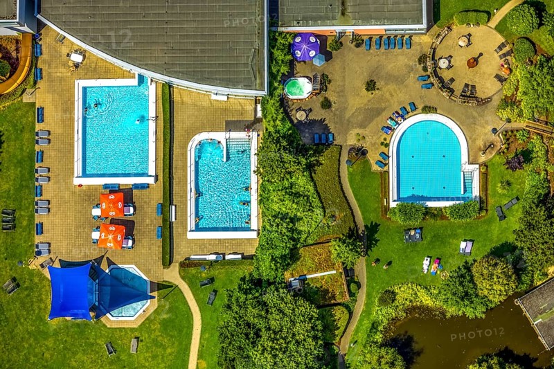 Aerial view, Solepark Große Wiese Freizeitbad Naß, swimming pools and sunshades, Hüsten, Arnsberg, Sauerland, North Rhine-Westphalia, Germany, DE, Europe, aerial view, aerial photography, aerial photography, Ruhr area, overview, bird's eye view, birds-eyes view, overview