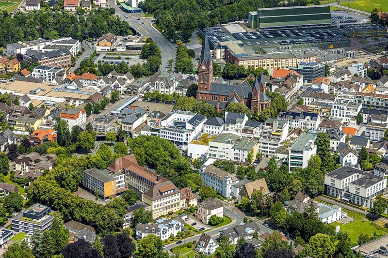 Aerial view, city centre, Klinikum Hochsauerland GmbH administration, St. Johannes Baptist church and Neheimer Markt, Neheim, Arnsberg, Sauerland, North Rhine-Westphalia, Germany, DE, Europe, aerial view, aerial photography, aerial photography, Ruhr area, overview, bird's-eye view, bird's-eye view, overview