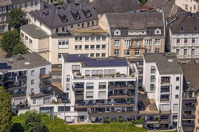 Aerial view, apartment building, residential building Böhmerstraße with balcony and roof terrace with solar, Arnsberg, Sauerland, North Rhine-Westphalia, Germany, DE, Europe, aerial view, aerial photography, aerial photography, Ruhr area, overview, bird's eye view, birds-eyes view, overview