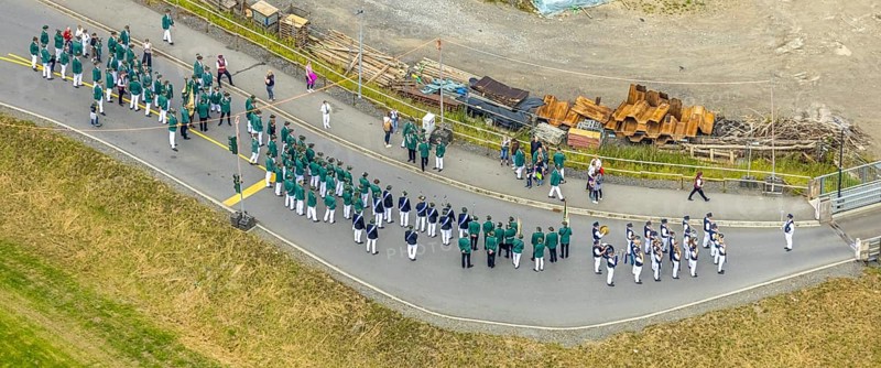 Aerial photo, shooting club street parade, St. Sebastianus Schützenbruderschaft 1766 e.V. Öventrop, Glösingen, Arnsberg, Sauerland, North Rhine-Westphalia, Germany, DE, Europe, aerial photo, aerial photography, aerial photography, Ruhr area, overview, bird's-eye view, birds-eyes view, overview