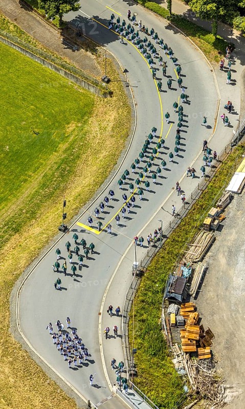 Aerial photo, shooting club street parade, St. Sebastianus Schützenbruderschaft 1766 e.V. Öventrop, Glösingen, Arnsberg, Sauerland, North Rhine-Westphalia, Germany, DE, Europe, aerial photo, aerial photography, aerial photography, Ruhr area, overview, bird's-eye view, birds-eyes view, overview