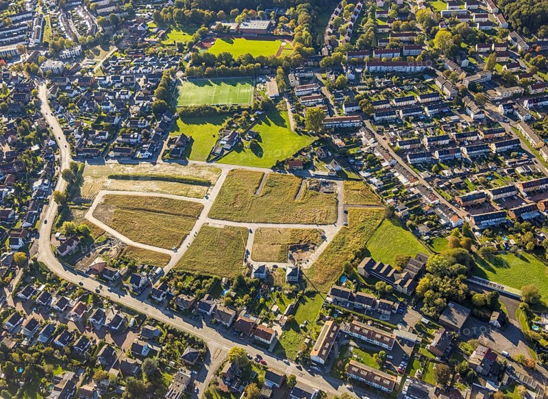 Aerial view, construction area Hermann-Stehr-Straße residential area, Oberaden, Bergkamen, Ruhr area, North Rhine-Westphalia, Germany, architectural landscape, construction work, construction area, construction phase, construction projects, construction site view, drone image, development, building structures, land, Hermann-Stehr-Straße, real estate, infrastructure, landscape, new buildings, terraced houses, settlement, urban planning, streets, urban, residential area, residential areas, residential buildings, residential construction, residential development, German city, European, modern architecture, regional