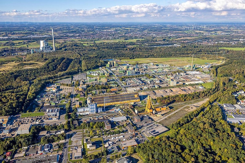 Aerial view, Bayer AG plant pharmaceutical company, rear left Bergkamen power plant, distant view and blue sky with clouds, Bergkamen, Ruhr area, North Rhine-Westphalia, Germany, architecture, Bayer AG, blue, chemistry, energy, development, factory, distant view, building, sky, horizon, industry, infrastructure, power plant, Bergkamen power plant, landscape, aerial view, perspective, pharmaceutical company, production, view, summer, cityscape, day, technology, environment, company, economy, clouds, cloudy, German