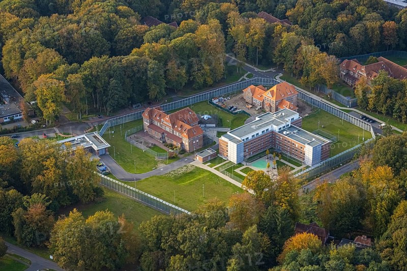 Aerial view, LVR Clinic, new clinic building woman's forensics, Zum Gutshof, Hau, Bedburg-Hau, Lower Rhine, North Rhine-Westphalia, Germany, clinic building, woman's forensics, hospital, architecture, building, roof, environment, institution, medical, facility, landscape, trees, green spaces, infrastructure, health, development, new building, structure, city, village, European, clinical, surveillance, security, modern, perspective, aerial view, exterior view