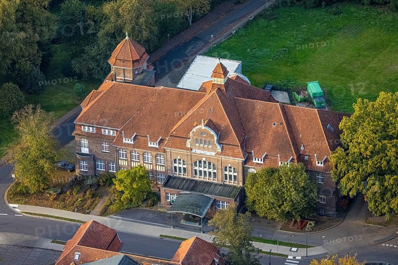 Aerial view, LVR Clinic, House Business Administration and Kitchen on Buchenweg, autumnal forest, Hau, Bedburg-Hau, Lower Rhine, North Rhine-Westphalia, Germany, business administration, kitchen, building, Buchenweg, architecture, autumnal, forest, trees, nature, medical, facility, health care, plant, environment, region, Europe, infrastructure, hospital, terrain, terrain overview, autumn, leaves, colours, landscape, sky, daylight, outdoor shot, city, institution, care, aerial view, perspective