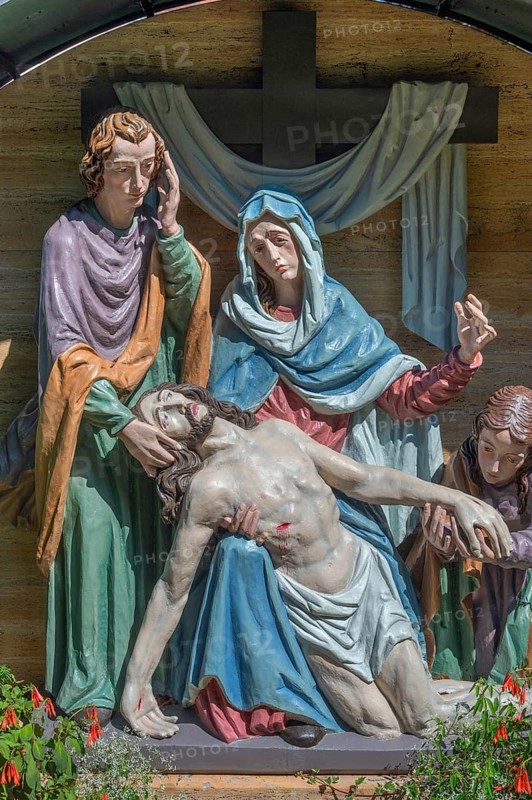Gravesite with depiction of the Descent from the Cross, Catholic cemetery, Kempten, Allgäu, Bavaria, Germany