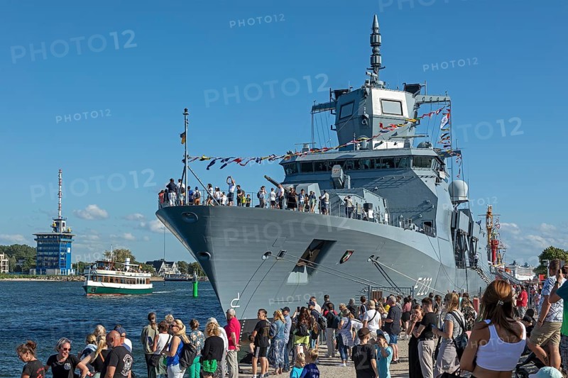 Frigate North Rhine-Westphalia, boat, visitors, Hanse-Sail, Warnemünde, Rostock, Mecklenburg-Western Pomerania, Germany