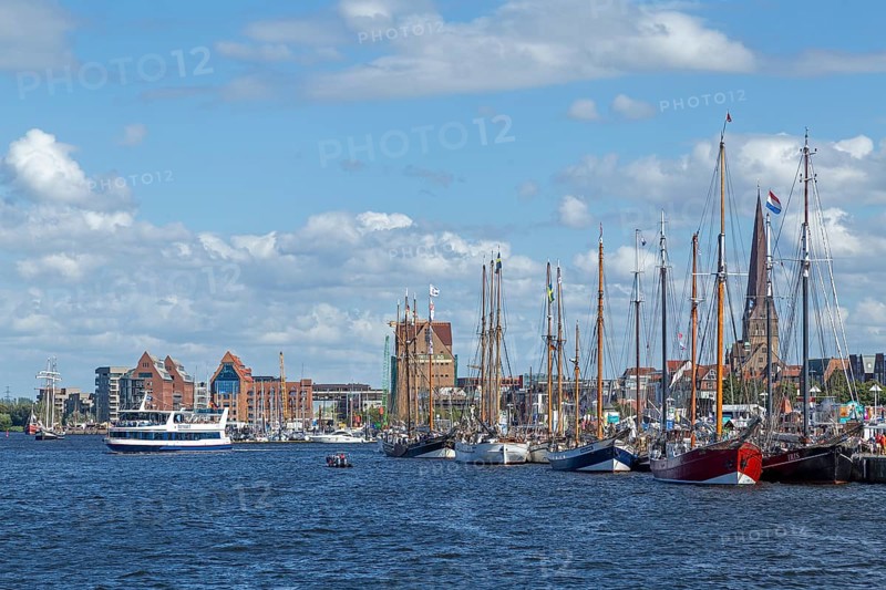 Excursion boat, sailing ships, Hanse-Sail, harbour, Rostock, Mecklenburg-Western Pomerania, Germany