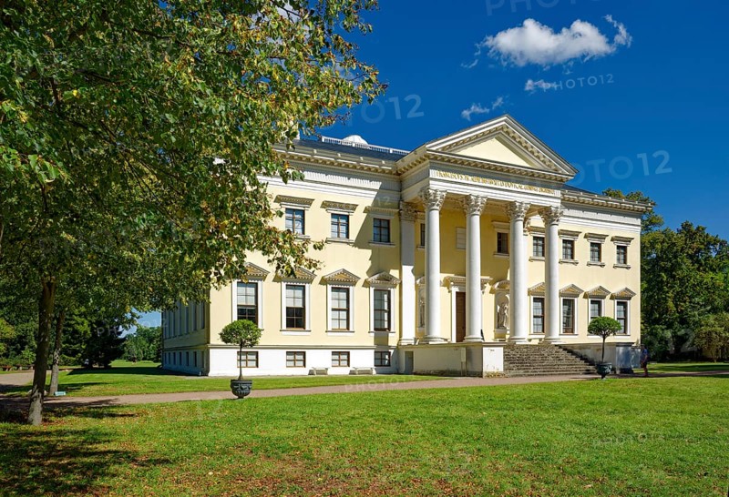 Wörlitz Palace, built 1769-1773, founding building of German Classicism, main façade, Wörlitz Park, Wörlitz Gardens, Garden Kingdom of Dessau-Wörlitz, UNESCO World Heritage Site, Wörlitz, Dessau-Roßlau, Saxony-Anhalt, Germany