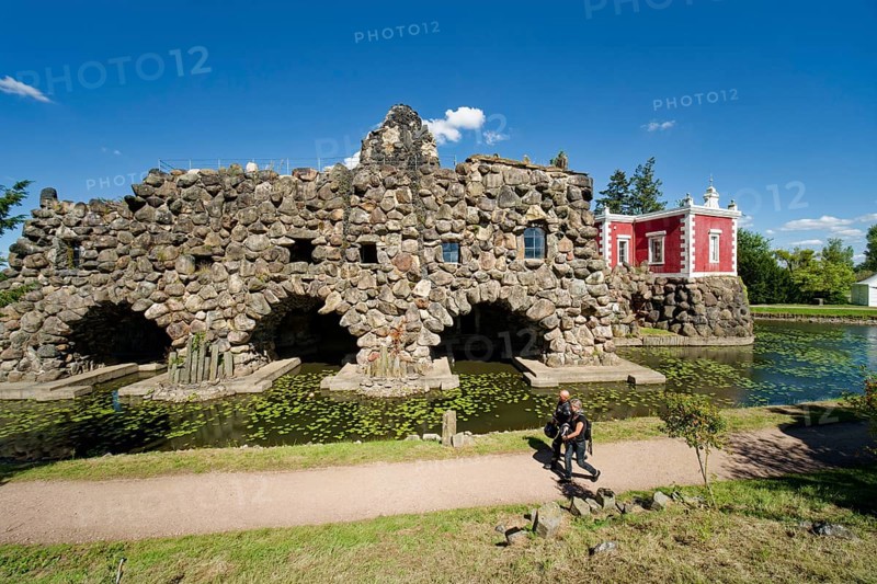 Stein Island with the artificial volcano Vesuvius and Villa Hamilton, Wörlitz Park, Wörlitz Gardens, Garden Kingdom of Dessau-Wörlitz, UNESCO World Heritage Site, Wörlitz, Dessau-Roßlau, Saxony-Anhalt, Germany