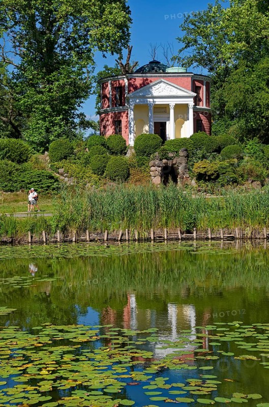 Pantheon designed by Friedrich Wilhelm Freiherr von Erdmannsdorff, Wörlitz Park, Wörlitz Gardens, Garden Kingdom of Dessau-Wörlitz, UNESCO World Heritage Site, Wörlitz, Dessau-Roßlau, Saxony-Anhalt, Germany