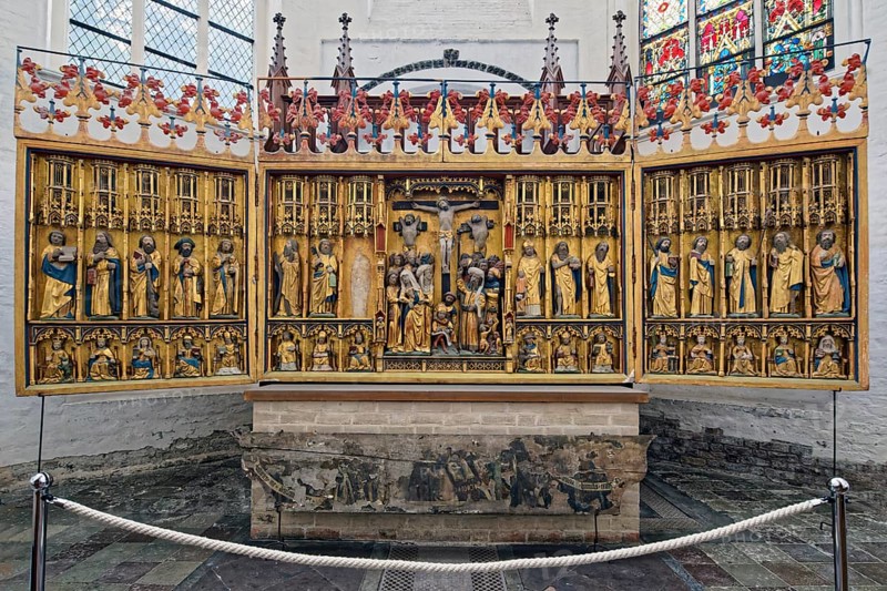 Former high altar of the Nikolaikirche in the northern transept, Marienkirche, Protestant-Lutheran, North German brick Gothic, basilica, three naves, built from 1290 to mid-15th century, harbour city, Hanseatic city, university city, Rostock, Mecklenburg-Western Pomerania, Germany