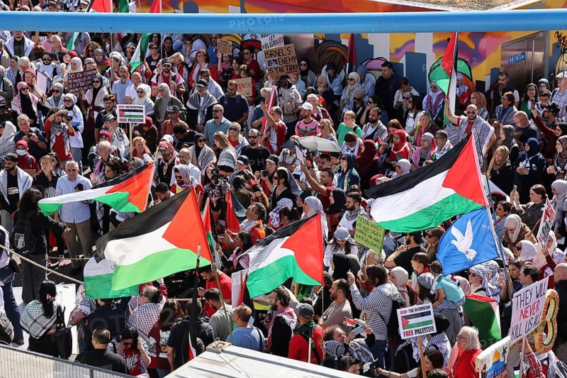 Several thousand people take part in a pro-Palestine demonstration under the slogan United 4 Gaza in Frankfurt am Main on 30 August 2025 in the Hafenpark, near the European Central Bank (ECB) . The rally is accompanied by a massive police presence. On 7 October 2023, the terrorist militia Hamas killed more than 1, 100 people in an attack on Israel. Since Israel's subsequent intervention in the Gaza Strip, there have been repeated pro-Palestinian demonstrations throughout Germany