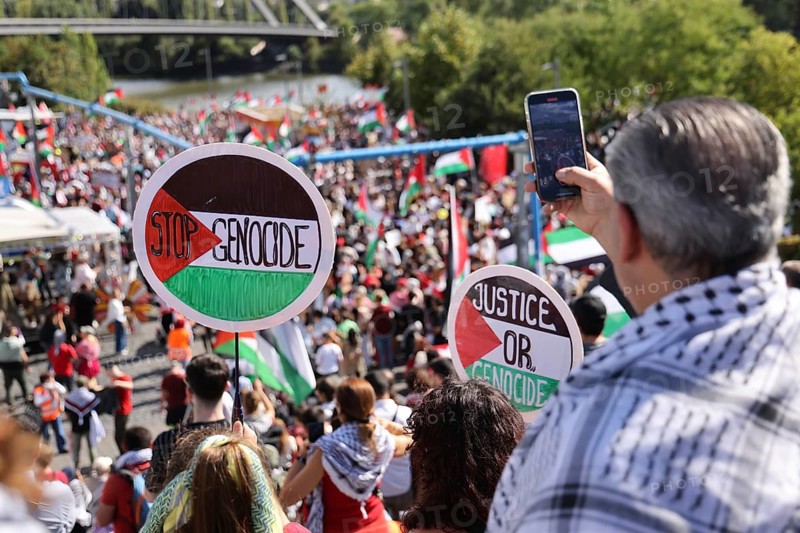 Several thousand people take part in a pro-Palestine demonstration under the slogan United 4 Gaza in Frankfurt am Main on 30 August 2025 in the Hafenpark, near the European Central Bank (ECB) . The rally is accompanied by a massive police presence. On 7 October 2023, the terrorist militia Hamas killed more than 1, 100 people in an attack on Israel. Since Israel's subsequent intervention in the Gaza Strip, there have been repeated pro-Palestinian demonstrations throughout Germany