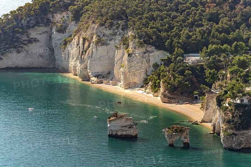 Faraglioni di Baia delle Zagare rock formation near Mattinatella, Mattinata, Gargano, Apulia, Italy