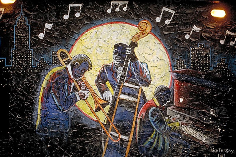 Painting of a music group at the Berlin Wall, 1991, Berlin, Germany