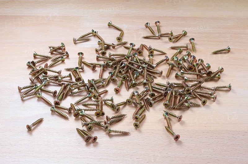 A pile of wood screws, Spax