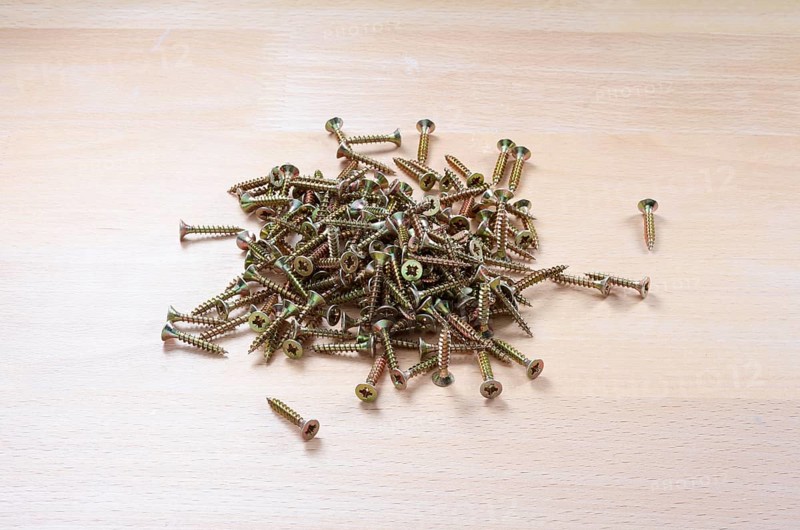 A pile of wood screws, Spax