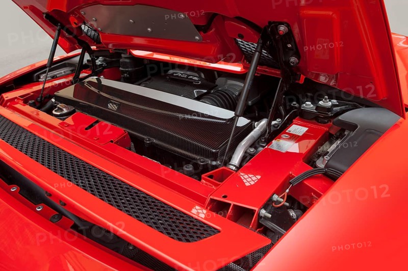 Red Audi R8, V10 engine, open engine compartment