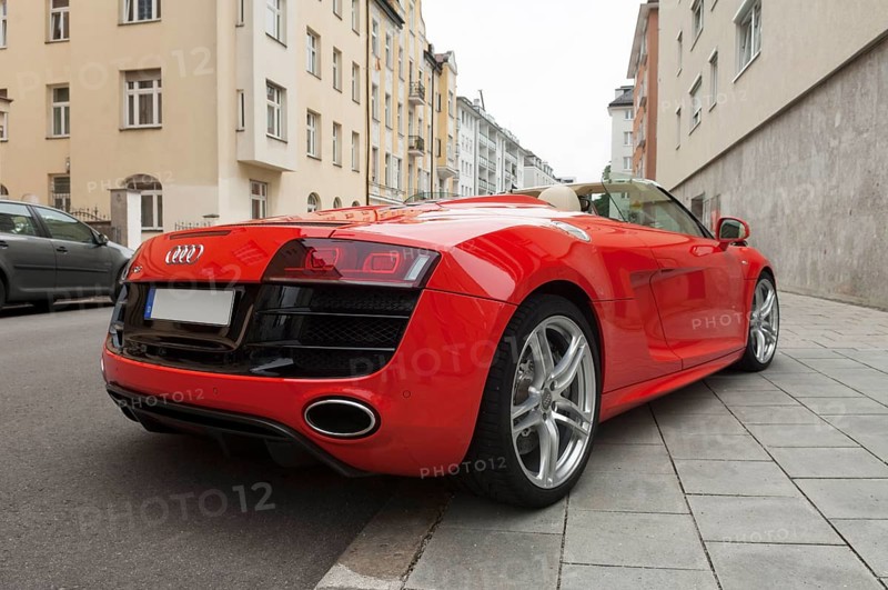 Red Audi R8, V10 engine, rear view