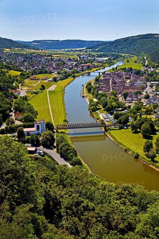 Elevated view of the river Weser and the town of Bodenwerder, birthplace of Münchhausen, Weserbergland, Lower Saxony, Germany