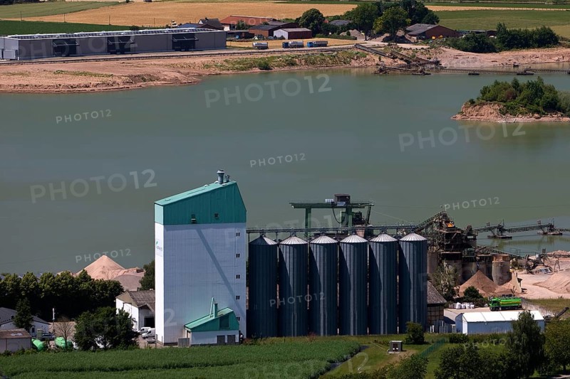 Elevated view of the Ernst Müller GmbH & Co KG gravel works from Eckberg, Bodenwerder, Weserbergland, Lower Saxony, Germany