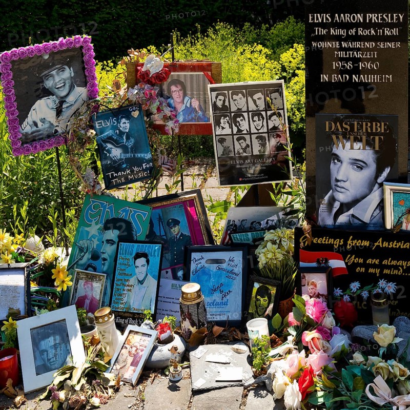 Elvis Stele on Elvis Presley Square, memorial to Elvis Presley with messages from his fans from all over the world, Bad Nauheim, Hesse, Germany
