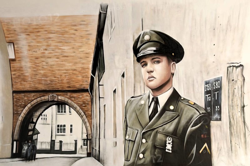 Graffiti by Gnasher in the archway, the castle gate was the backdrop for the cover of the Elvis Presley single A Big Hunk o' Love, Bad Nauheim, Hesse, Germany