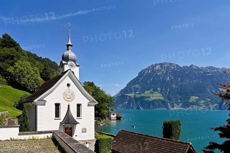 Roman Catholic Church of St Idda, Lake Lucerne in the background, Bauen, Canton, Uri, Switzerland