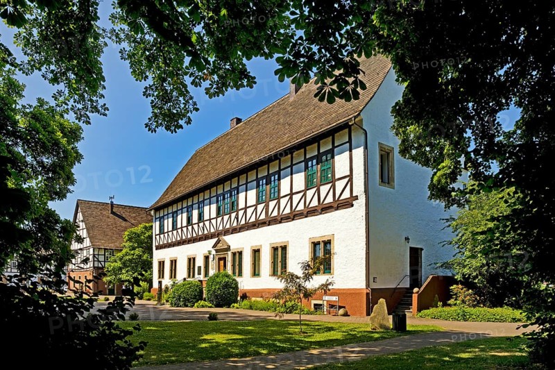Münchhausen Castle, a former manor house, today town hall, birthplace of Münchhausen, Bodenwerder, Weserbergland, Lower Saxony, Germany