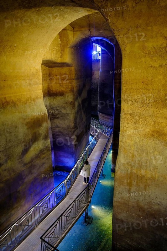 Palombaro lungo cistern, cave settlement, cave dwellings, houses, Sassi, Matera, Unesco World Heritage Site, Basilicata, Italy