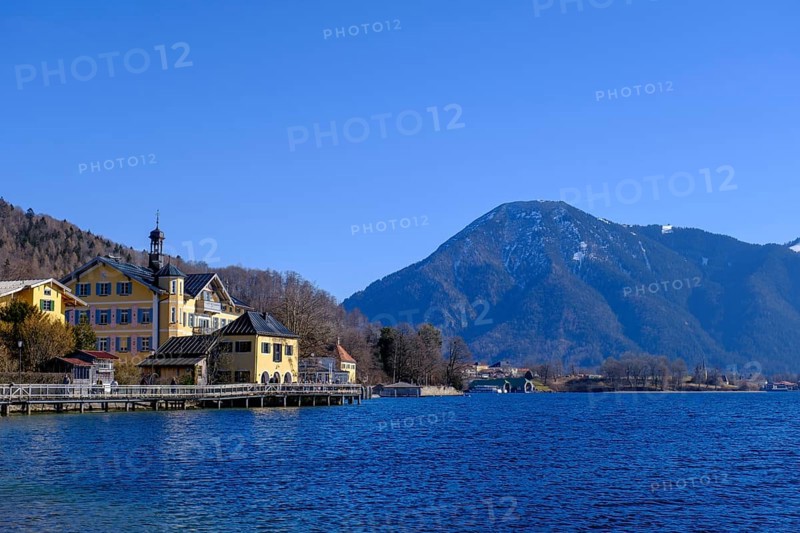 Lakeside promenade, Tegernsee, on Lake Tegernsee, Upper Bavaria, Bavaria, Germany