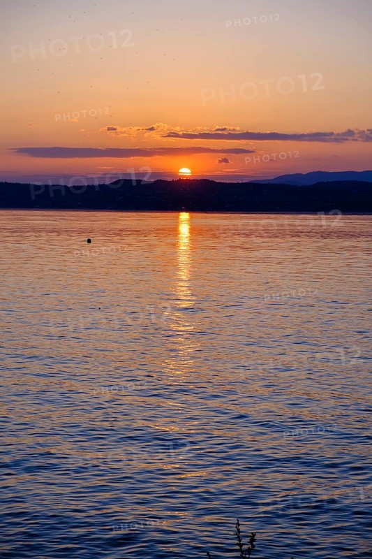 Sunset at Lido delle Grotte, Jamaica Beach, Sirmione on Lake Garda, Veneto, Veneto, Italy