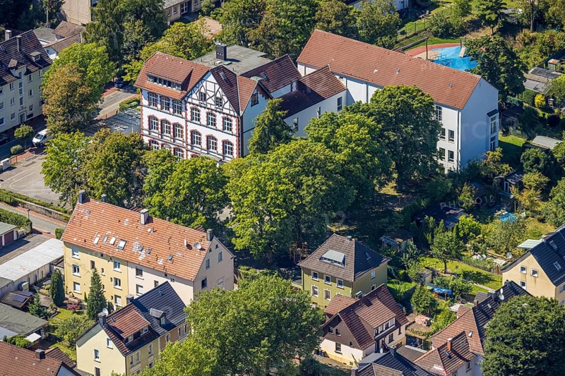 Aerial photo, Tinsberger Schule Grundschule, Lüdenscheid-Stadt, Lüdenscheid, Sauerland, North Rhine-Westphalia, Germany, education, educational institution, DE, Europe, primary school, teaching institute, aerial photo, aerial photography, aerial photography, Märkischer Kreis, school, overview, bird's-eye view, bird's-eye view, overview