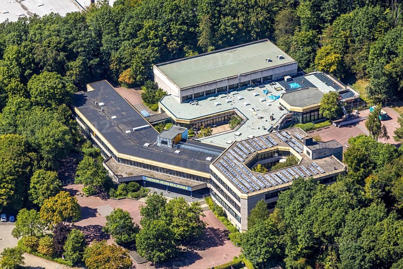 Aerial photo, Theodor-Heuss-Realschule, Lüdenscheid-Stadt, Lüdenscheid, Sauerland, North Rhine-Westphalia, Germany, education, educational institution, DE, Europe, educational institute, aerial photography, aerial photography, aerial photography, Märkischer Kreis, Realschule, school, overview, bird's eye view, birds-eyes view, overview