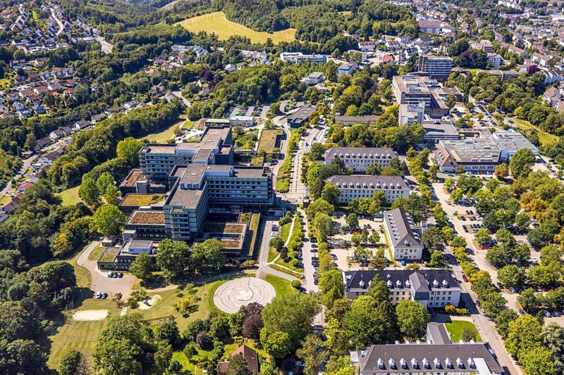 Aerial view, Klinikum Lüdenscheid Märkische Kliniken und Sportklinik Hellersen, Piepersloh, Lüdenscheid, Sauerland, North Rhine-Westphalia, Germany, DE, Europe, healthcare, hospital, clinic, clinic centre, hospital, aerial photograph, aerial photography, aerial photography, medical facility, medical aid, Märkischer Kreis, overview, bird's-eye view, bird's-eye view, overview, medical care