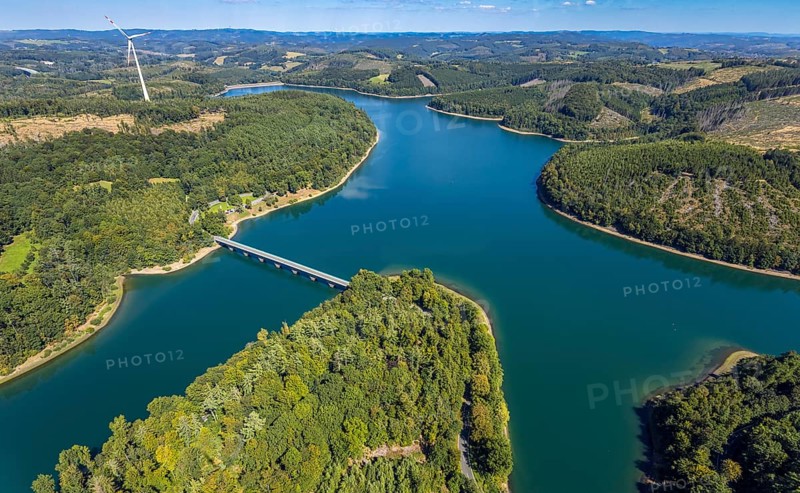 Aerial view, Versetalsperre, forest area with forest damage, Klamer Brücke der Landesstraße L694, Piepersloh, Lüdenscheid, Sauerland, North Rhine-Westphalia, Germany, tree mortality, DE, Europe, clear cutting, calamity areas, aerial photograph, aerial photography, aerial photography, Märkischer Kreis, lake, dam, overview, bird's eye view, forest, forest area, forest damage, forest mortality, birds-eyes view, overview