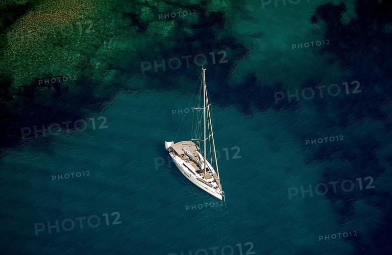 Bays for sailboats and divers, Mediterranean Bay of Roses, blue water, Roses, Costa Brava, Catalonia, Spain, Europe, aerial view, birds-eyes view, aerial photography, aerial photography, overview, bird's eye view, aerial photos of Spain