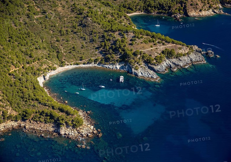 Bays for sailboats and divers, Mediterranean Bay of Roses, blue water, Roses, Costa Brava, Catalonia, Spain, Europe, aerial view, birds-eyes view, aerial photography, aerial photography, overview, bird's eye view, aerial photos of Spain