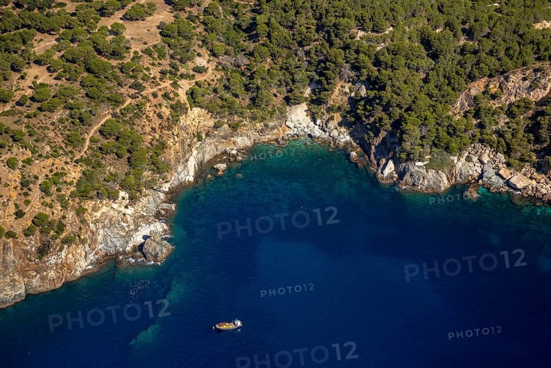 Bays for sailboats and divers, Mediterranean Bay of Roses, blue water, Roses, Costa Brava, Catalonia, Spain, Europe, aerial view, birds-eyes view, aerial photography, aerial photography, overview, bird's eye view, aerial photos of Spain
