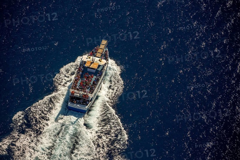 Excursion boat to Cap Norfeu, Cap de Creuers Cadaques, Mediterranean Bay of Roses, blue water, Roses, Costa Brava, Catalonia, Spain, Europe, aerial view, birds-eyes view, aerial photography, aerial photography, aerial photography, overview, bird's eye view, aerial photos of Spain