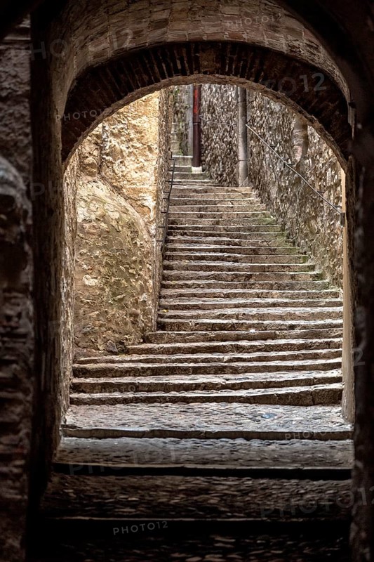 Call, Jewish quarter in the old town of Girona, stone gate with stone steps, alleys in the old town of Girona, Cataluña, Gerona, Catalonia, Spain, Girona, Cataluña, Europe, aerial view, birds-eyes view, aerial photography, aerial photography, overview, bird's eye view