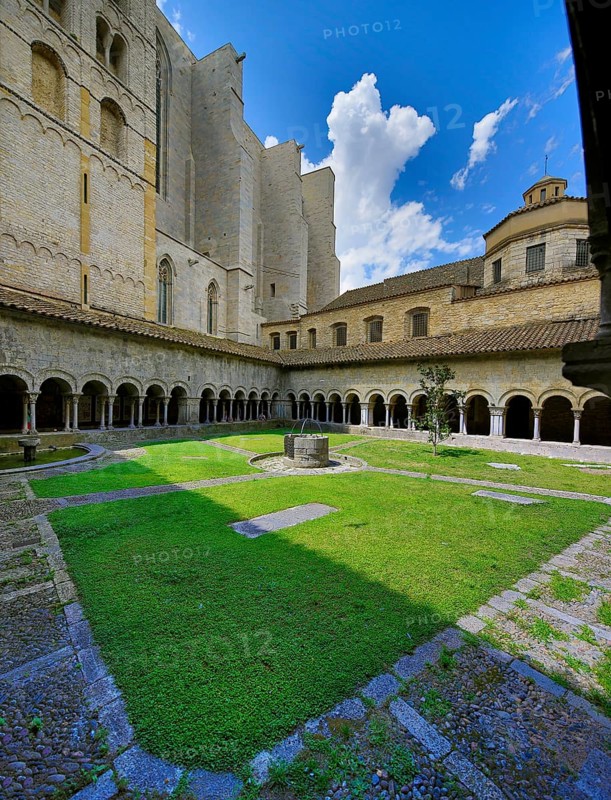 Cloister, Cathedral of Santa Maria of Gerona, Catedral Santa Maria de Girona, Cataluña, Gerona, Cataluña, Europe, aerial view, birds-eyes view, aerial photography, aerial photography, overview, overview, bird's eye view