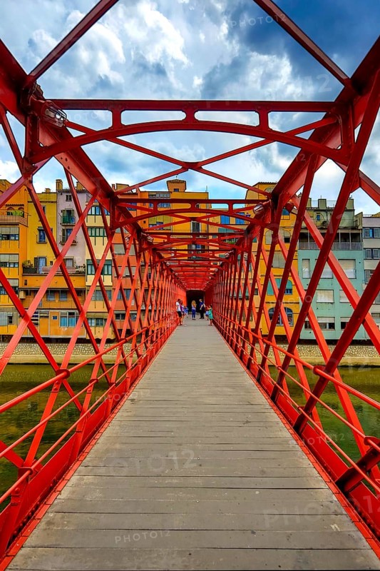 Red bridge over the river Onyar built by the Eiffel company, Girona, Cataluña, Gerona, Catalonia, Spain, Cataluña, Europe, aerial view, birds-eyes view, aerial photography, aerial photography, aerial photography, overview, bird's eye view