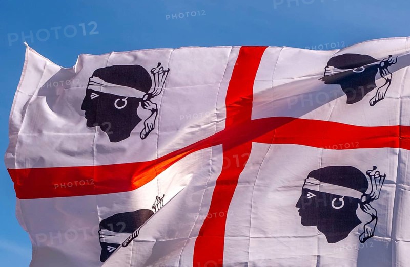 Sardinia, Sardinian flag, white flag with red cross and four Moorish heads, Bosa, Europe, province of Oristano, Italy, cross, flag, history, heraldry, identity, identity mark, island icon, culture, heads, Mediterranean, sightseeing, symbol, south, tourism, tradition, coat of arms, emblematic, Italian half, cultural heritage, national symbol, regional, regionally distinctive, red, red cross, four Moorish heads, white