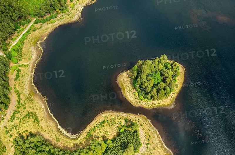 Lakeland, Pomerania, reflection, wooded island, ChoÅ'nica, Baltic Sea coast, pomorskie, Poland, Chosnica, PL, Europe, aerial view, birds-eyes view, aerial photography, aerial photography, overview, bird's eye view, northern Poland