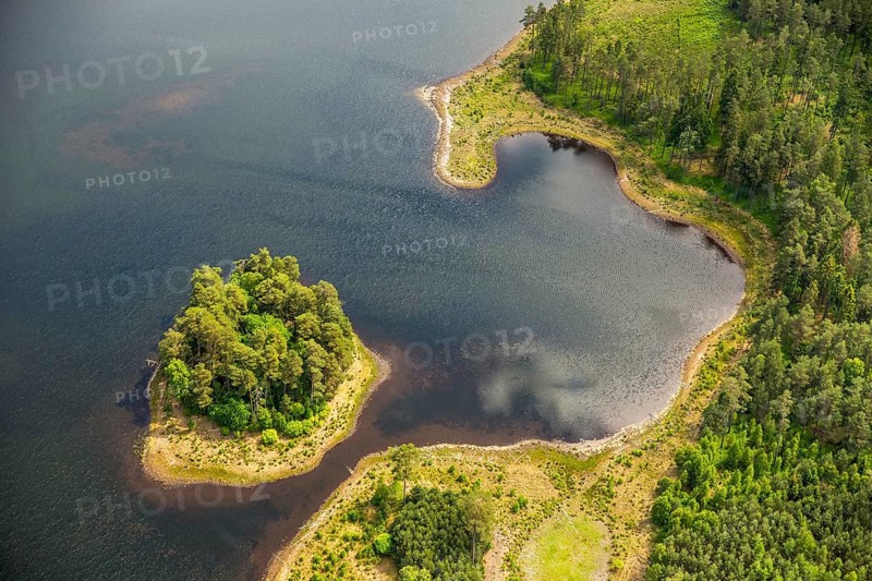 Lakeland, Pomerania, reflection, wooded island, ChoÅ'nica, Baltic Sea coast, pomorskie, Poland, Chosnica, PL, Europe, aerial view, birds-eyes view, aerial photography, aerial photography, overview, bird's eye view, northern Poland