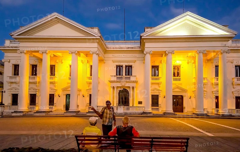 Neoclassical Marti Library in the centre of Santa Clara, Biblioteca Marti, Streetlife in the city centre of Santa Clara at the Parque de Santa Clara, Santa Clara, Cuba, Villa Clara