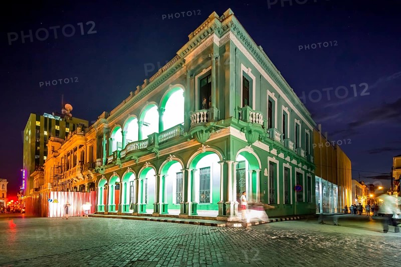 Hotel Central, Streetlife in the city centre of Santa Clara at the Parque de Santa Clara, Santa Clara, Cuba, Villa Clara